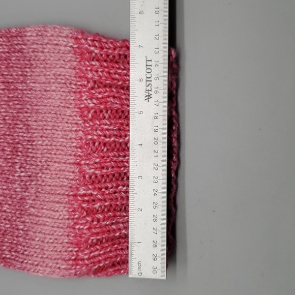 Handmade Knit Hat Adult Medium Pink 17" - Picture 6 of 7